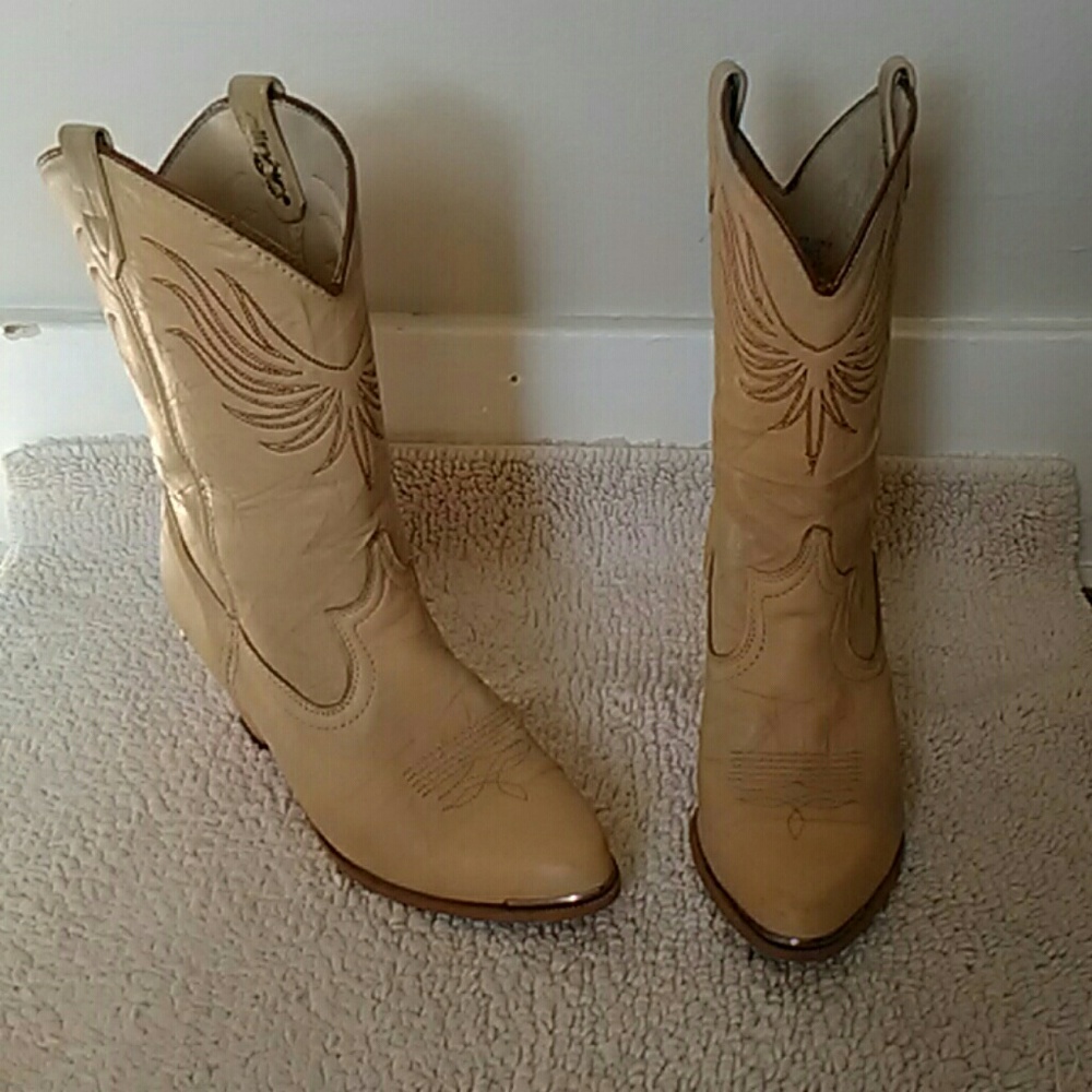 Vintage Dingo cowboy western boots wing design